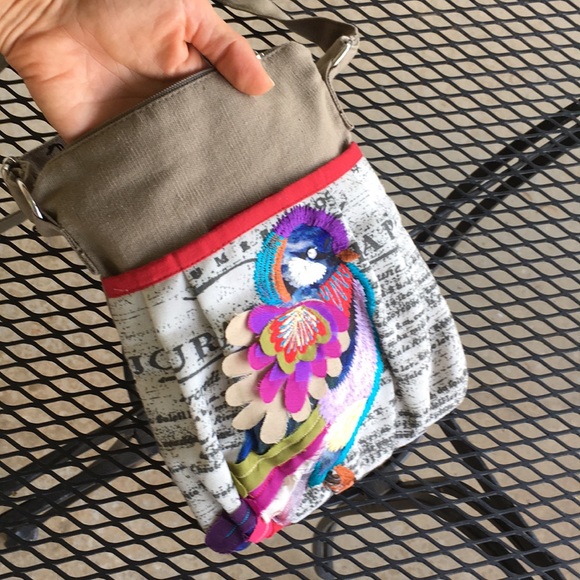 Gorgeous Embroidered Purse - Picture 14 of 16